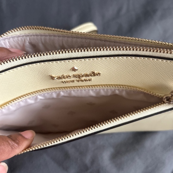 Kate spade wristlet like new - Picture 4 of 4